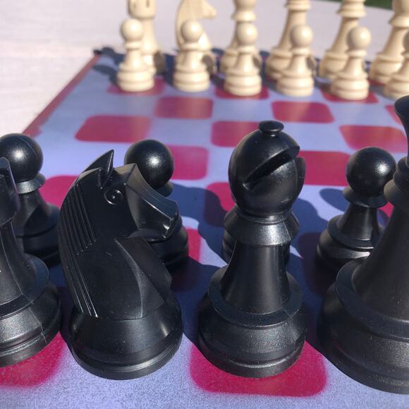 Large Chess Set - Purple Violet - Picture 11 of 12